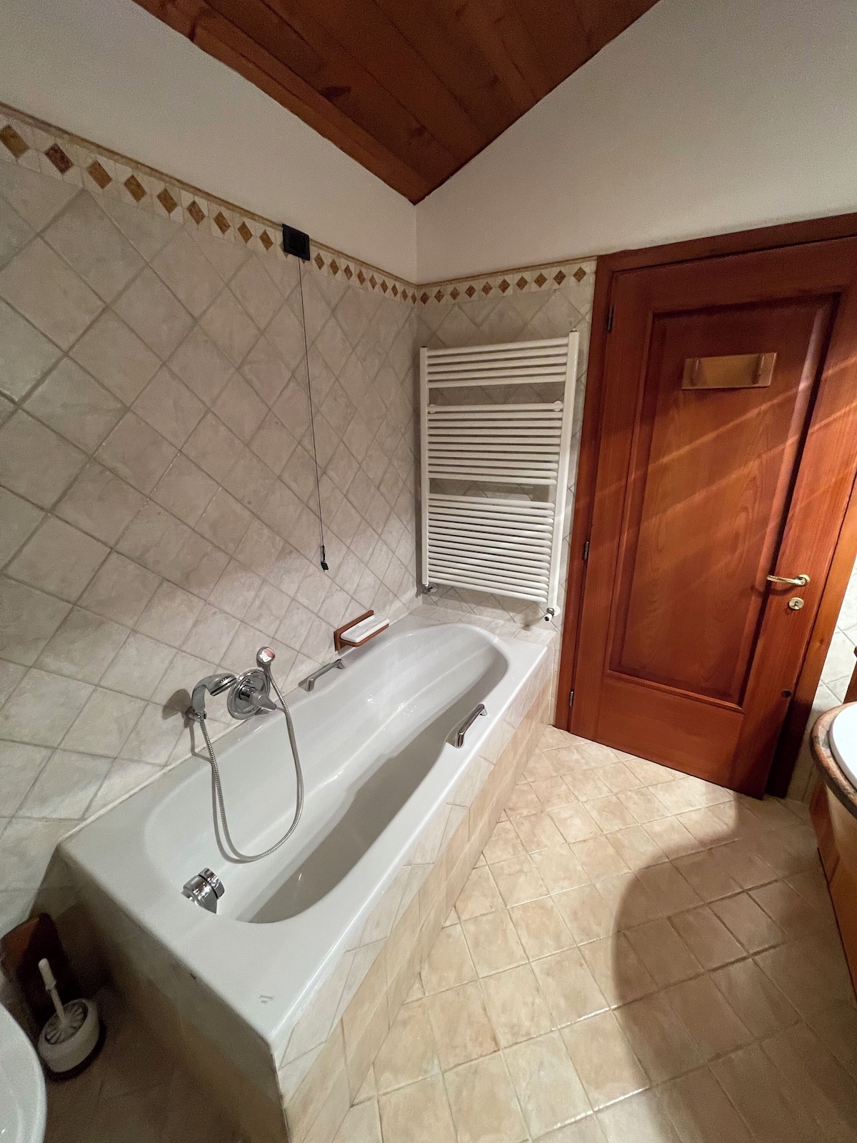 Mida & Lino's House