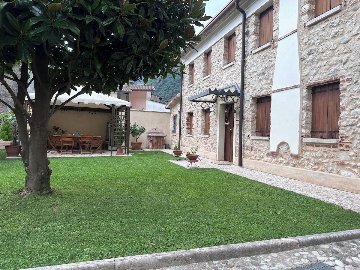 Mida & Lino's House